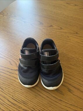 Nike Kids Black Velcro Sneakers with Navy Mesh
